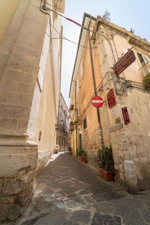 شقة Ortigia Charme Piazza Duomo سيراكوزا المظهر الخارجي الصورة