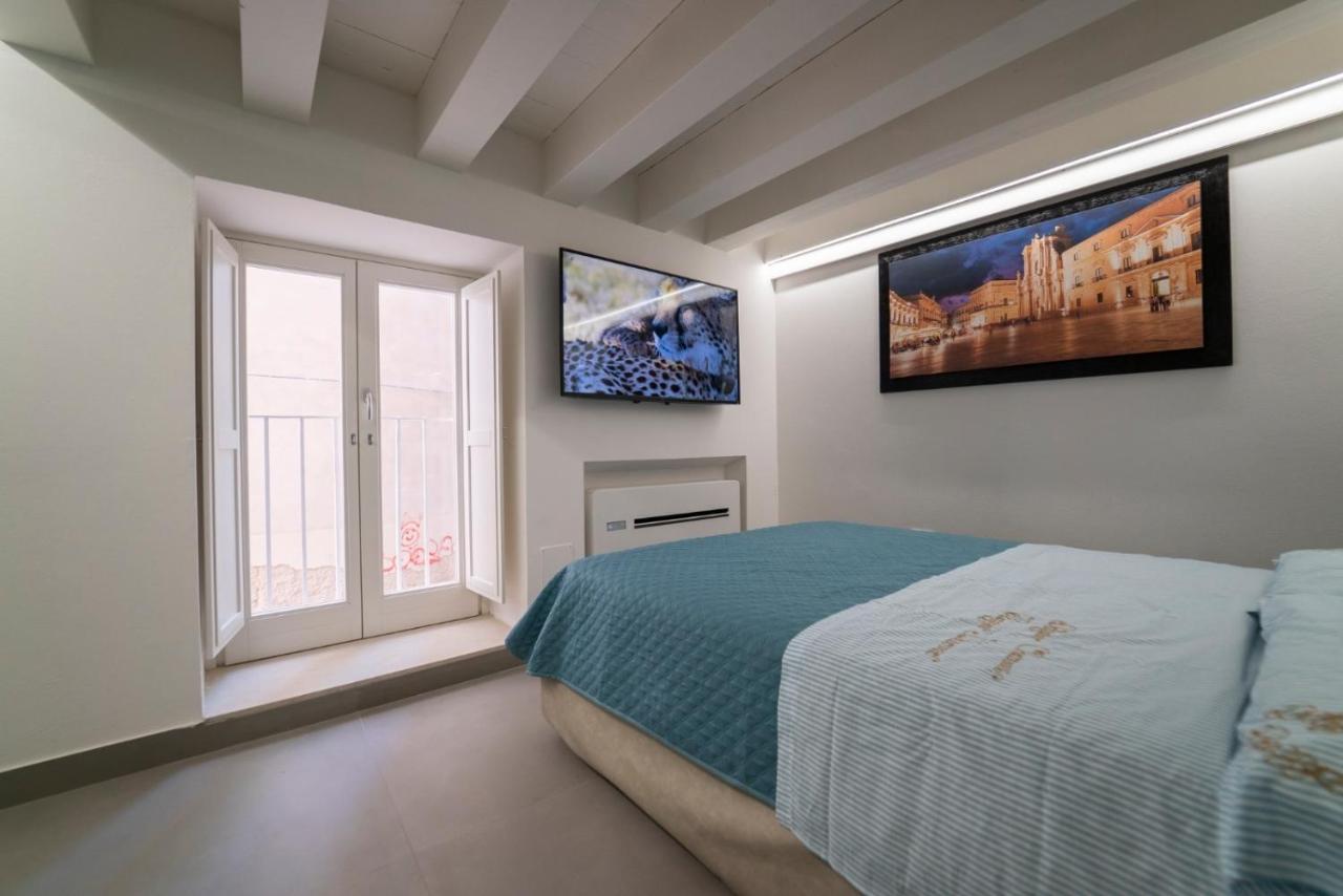 شقة Ortigia Charme Piazza Duomo سيراكوزا المظهر الخارجي الصورة